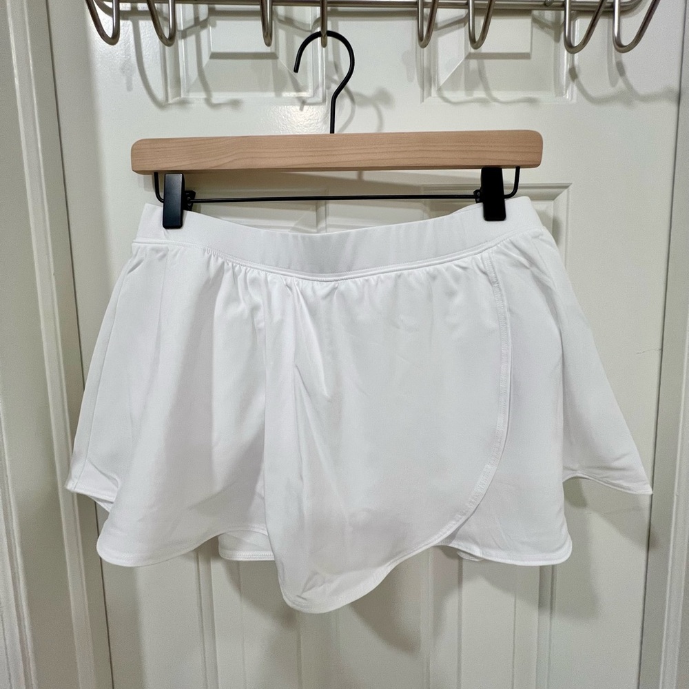 Gilly Hicks White Skort